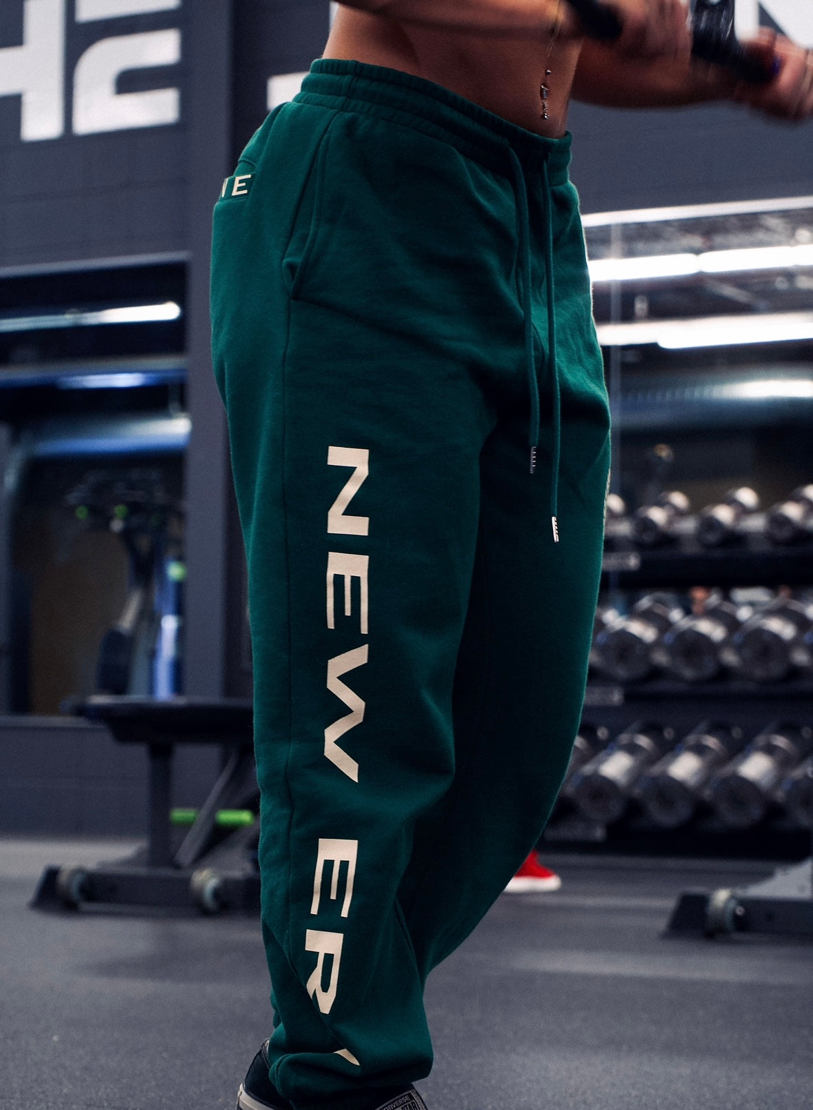 NEW ERA JOGGERS (MMXXII) DARK LIME GREEN