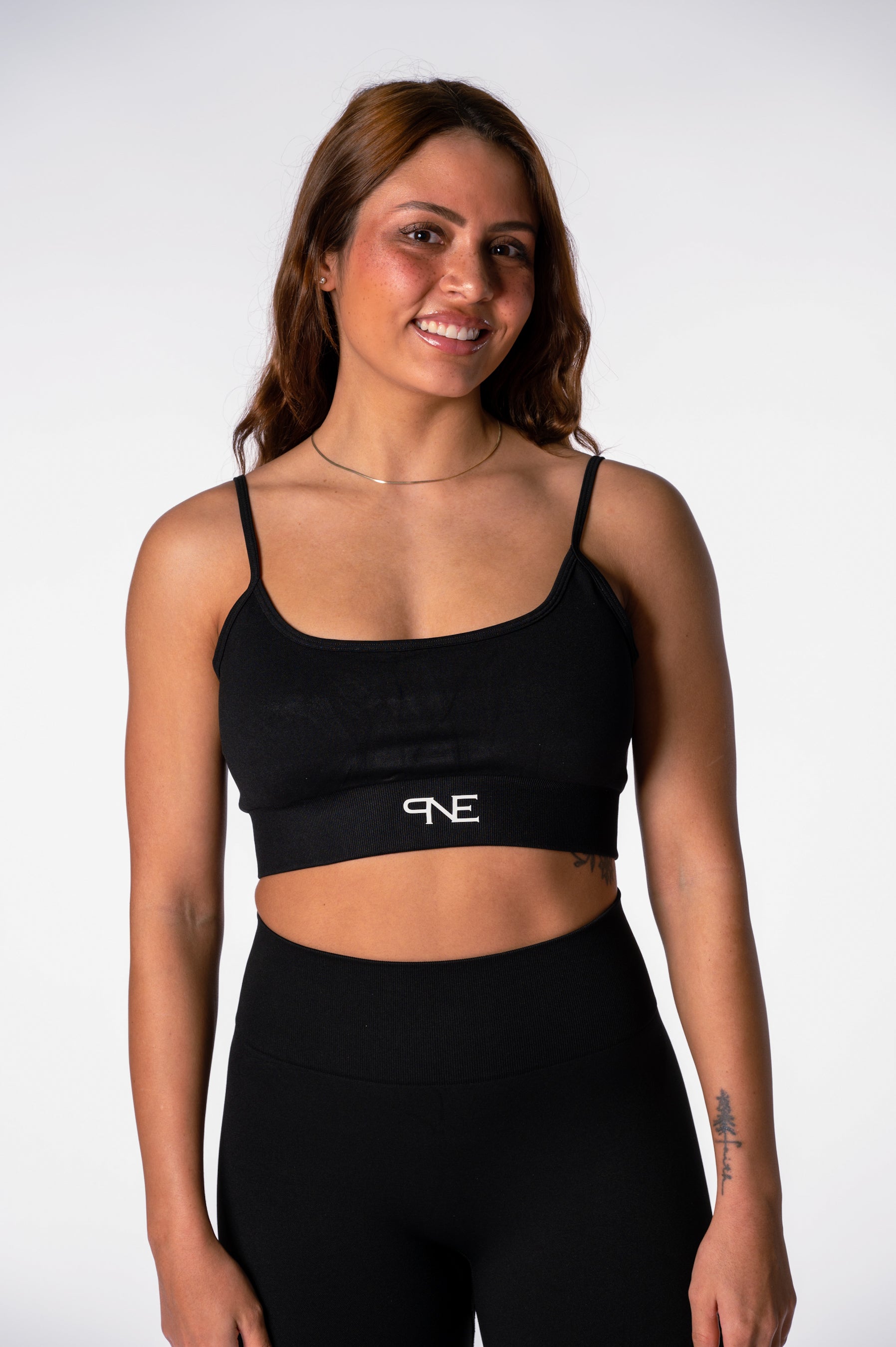 THE NEW ERA EVERYDAY SPORTS BRA IN BLACK – Physiques New Era