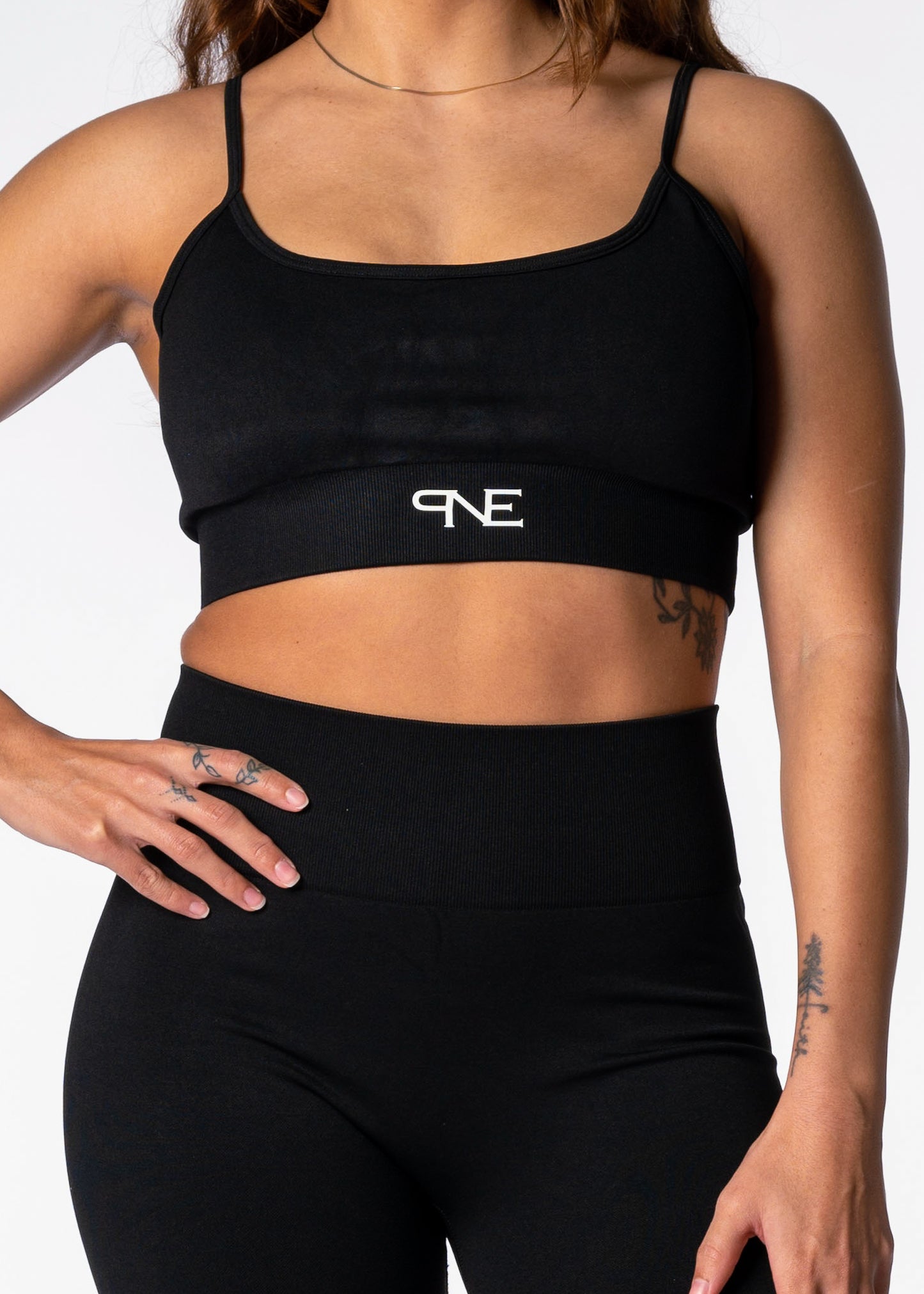 THE NEW ERA EVERYDAY SPORTS BRA IN BLACK