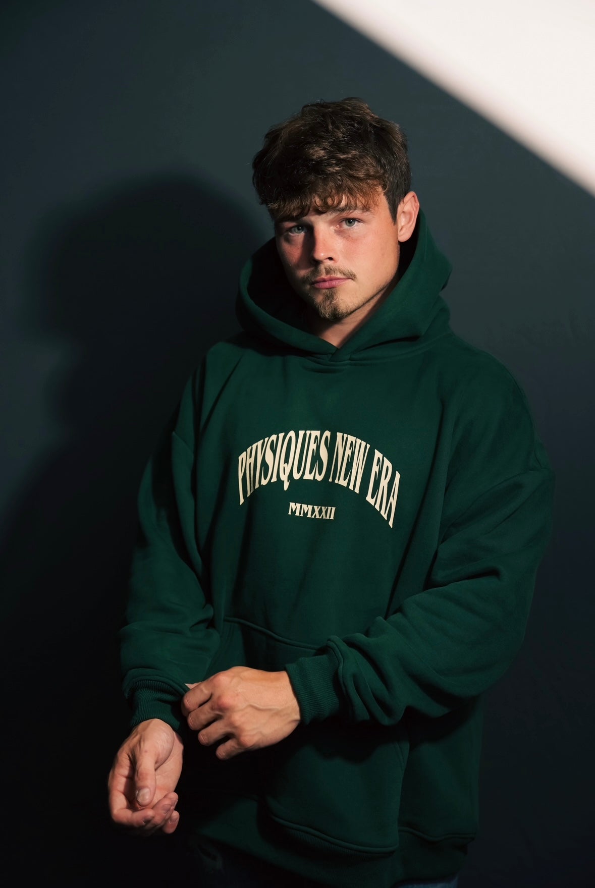 PHYSIQUES NEW ERA "MMXXII" (DARK GREEN)